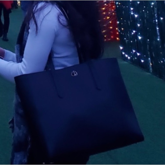 Kate Spade Tote - Picture 7 of 7